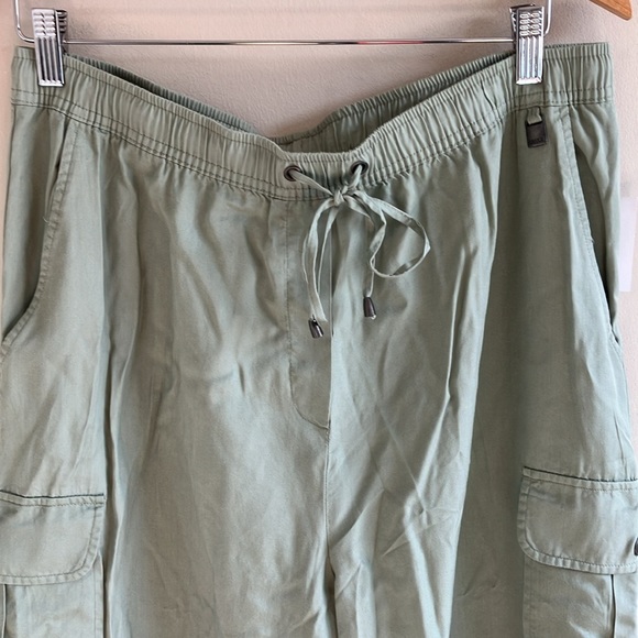 Mexx high rise cargo pants lyocell pull on wide leg sage green - Picture 4 of 9